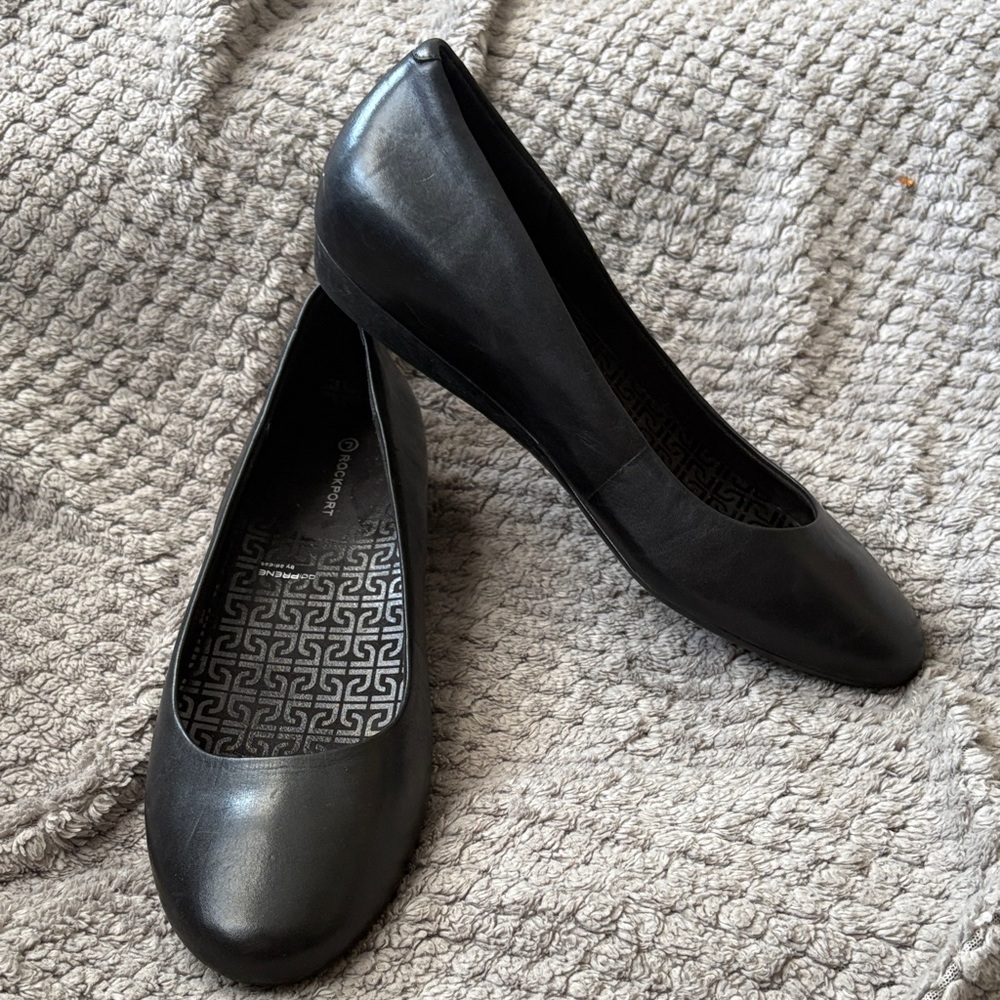 Rockport Black Leather Women's almont toe wedges